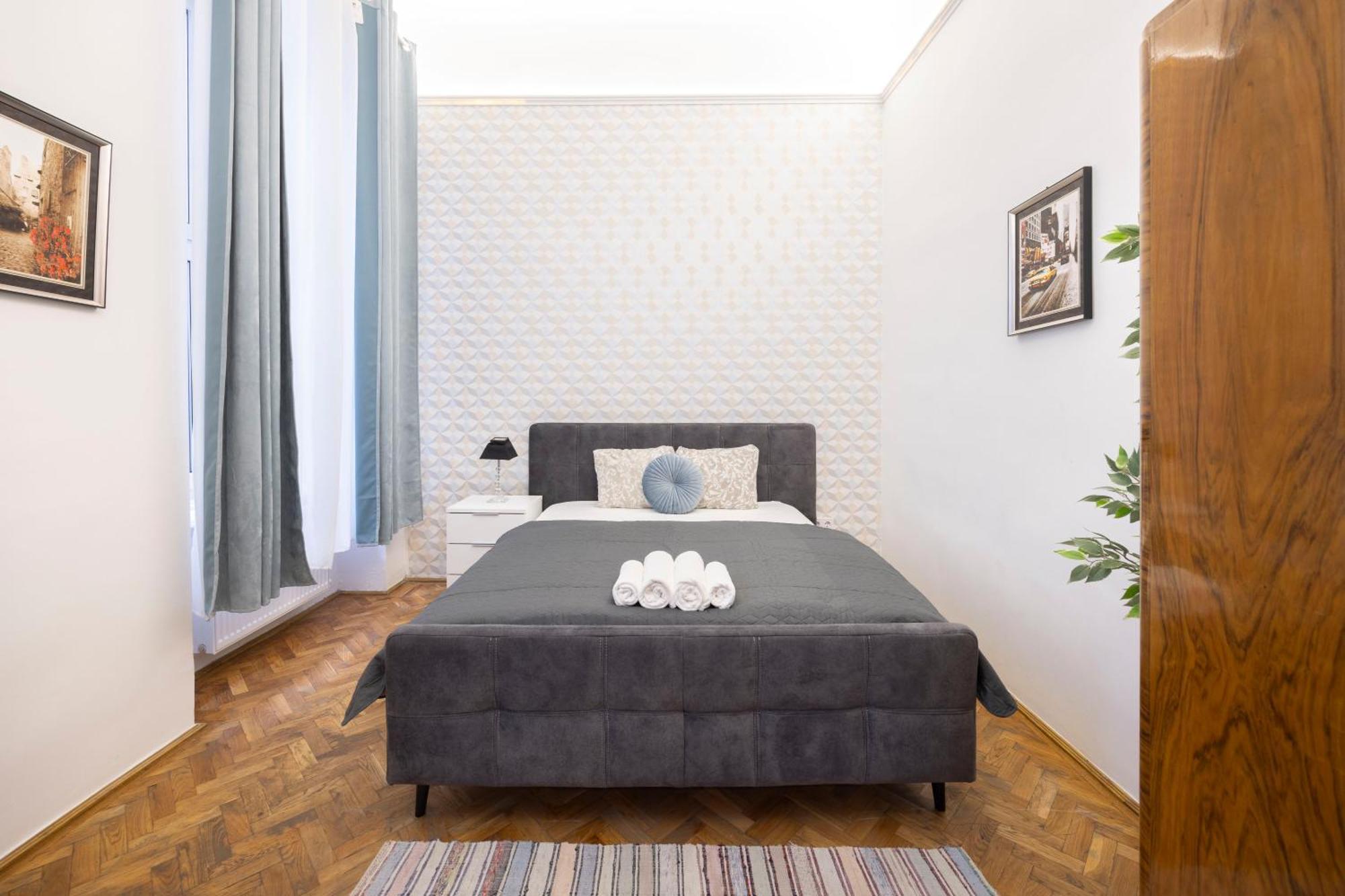 Central Located Cozy In Historical Building Lejlighed